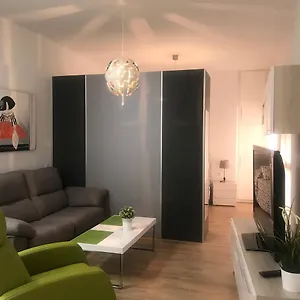https://apartamentos-gold-premiun-cister-12.1costadelsol.com